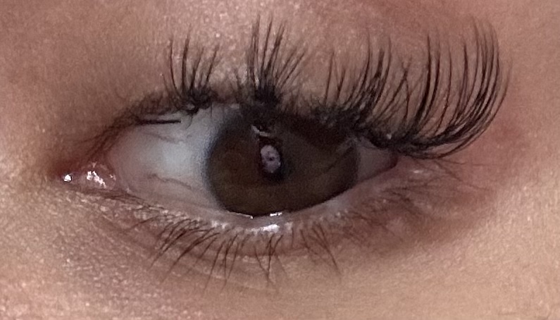 Tatuaggio sopracciglia pelo singolo